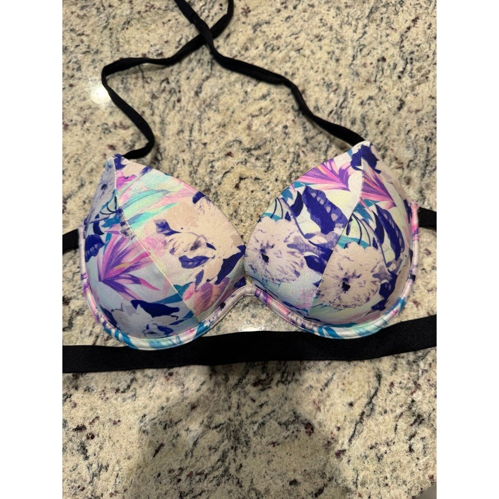 Victoria’s Secret bathing suit bikini top